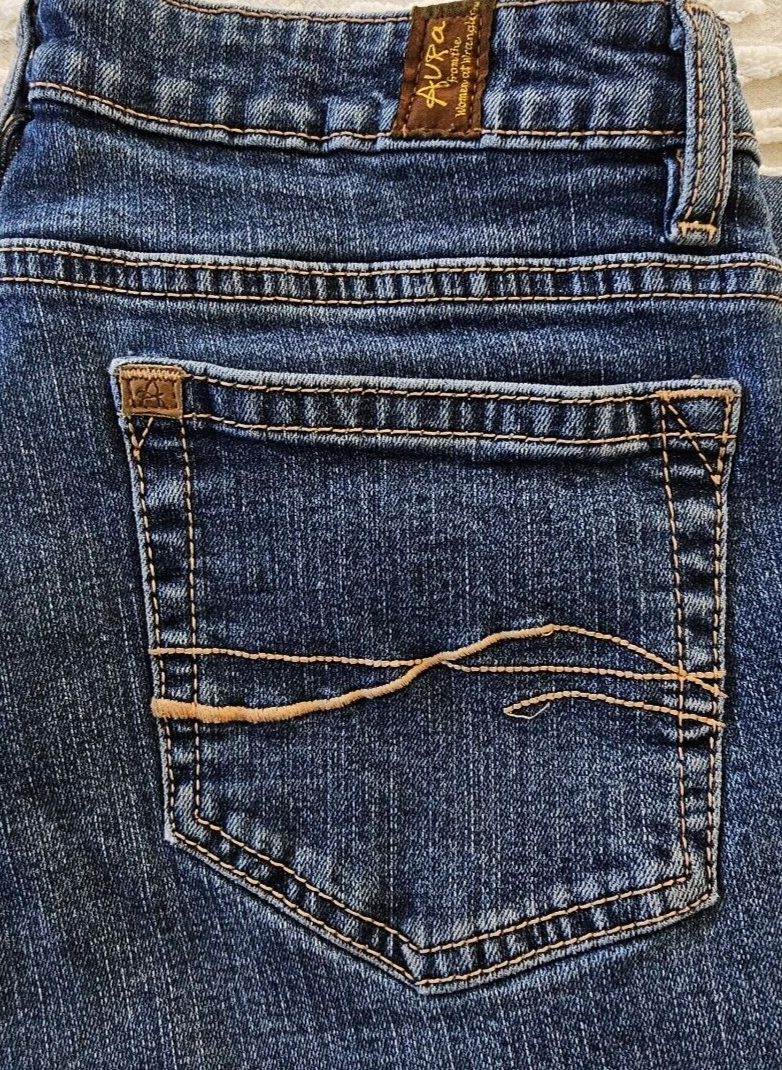 Wrangler Aura Denim Regular Rise straight Jeans ladies Size 30" x 32"