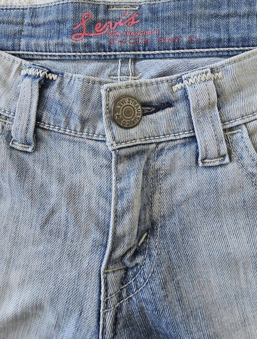 Levi's Demi Curve Skinny Jeans Ladies Size 25 x 26