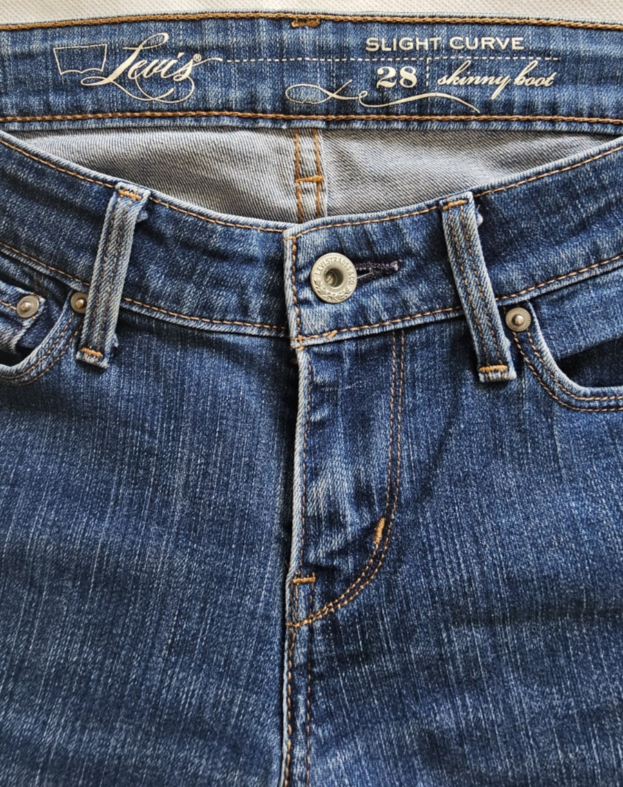 Levi's Slight Curve Skinny Bootcut Leg Ladies Jeans Size 28 x 28
