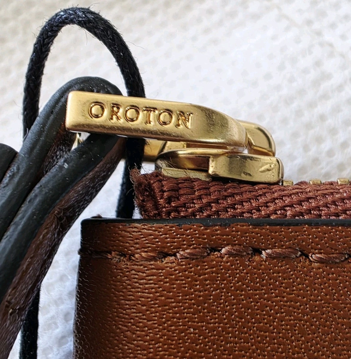 Oroton Harvey Signature Medium Zip Pouch Black/Cognac NEW