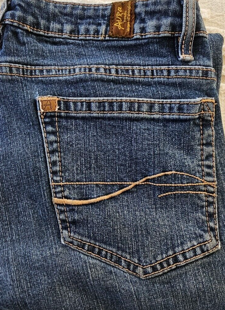 Wrangler Aura Denim Regular Rise straight Jeans ladies Size 28" x 31"