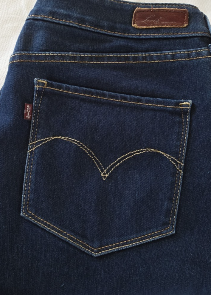 Levi's Bold Curve Classic Slim Leg Ladies Jeans Size 34 x 34