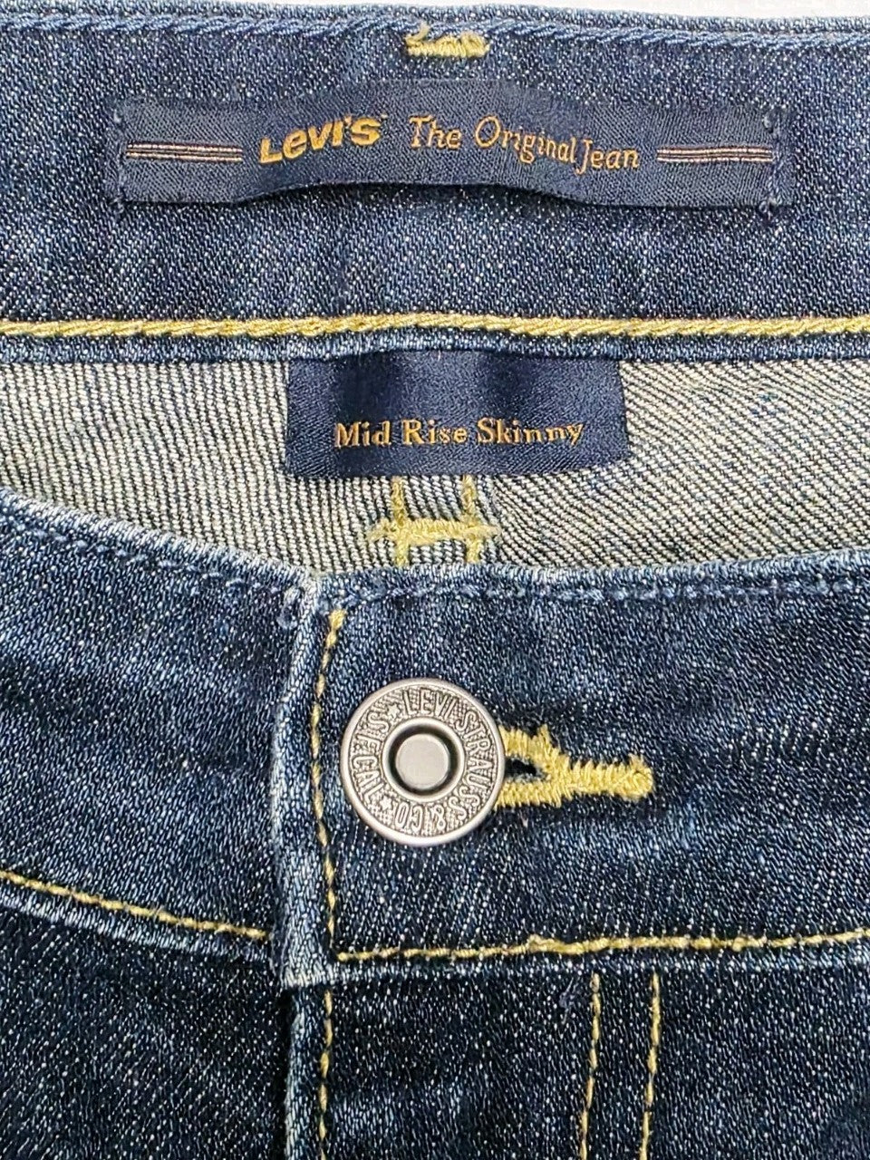 Levi's Mid Rise Skinny Jeans Ladies Size 6