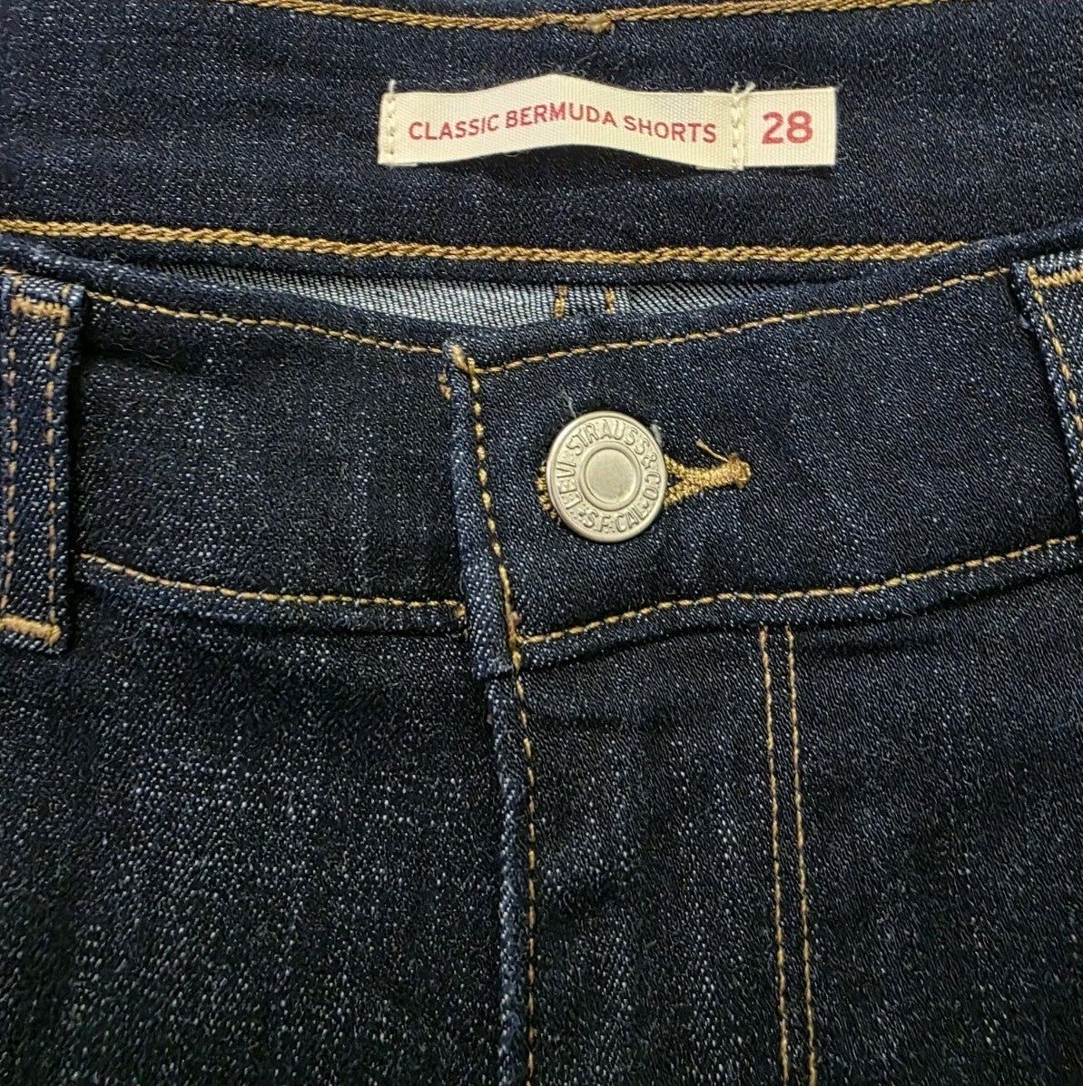 Levi's Classic Bermuda Shorts Ladies Size 28