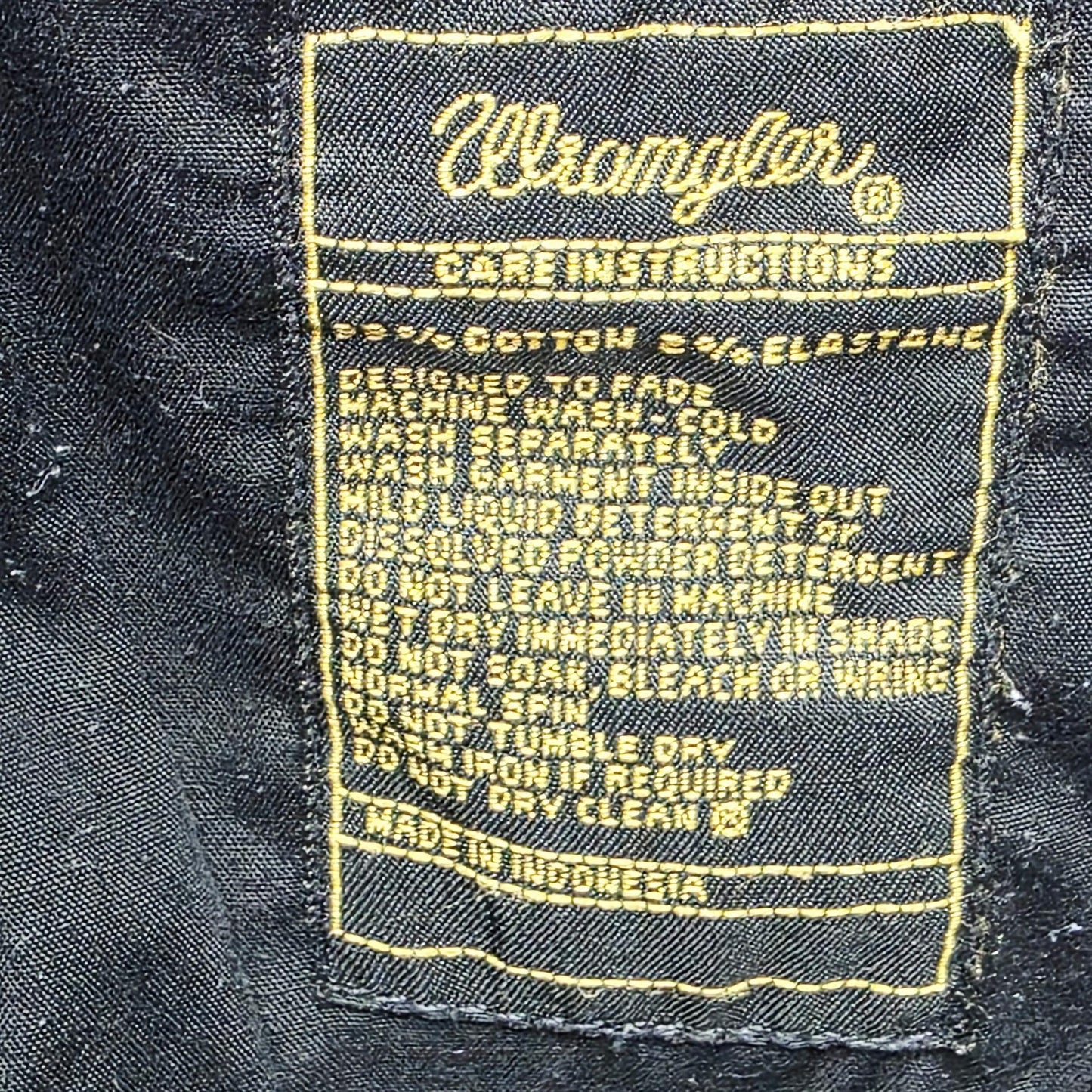 Wrangler Shorts Men's 33 Black Distressed Denim Bermuda Summer Casual