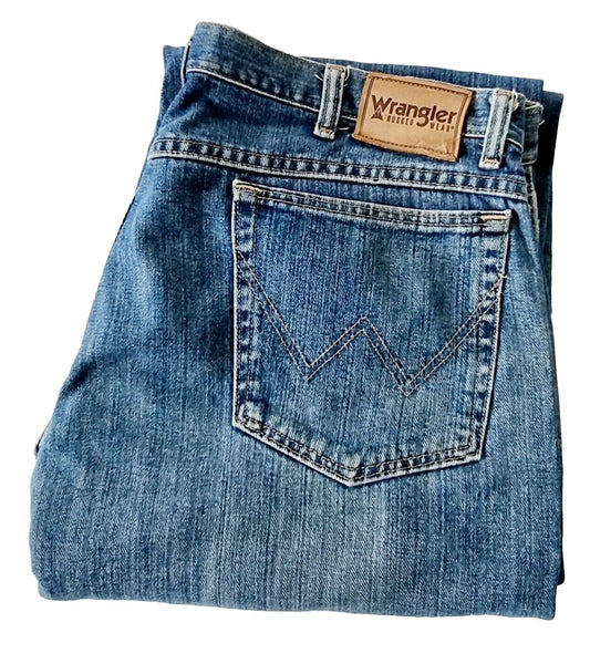 Wrangler 31000 UN Rugged Wear Relaxed Straight Fit Jeans Mens Size 36 x 30