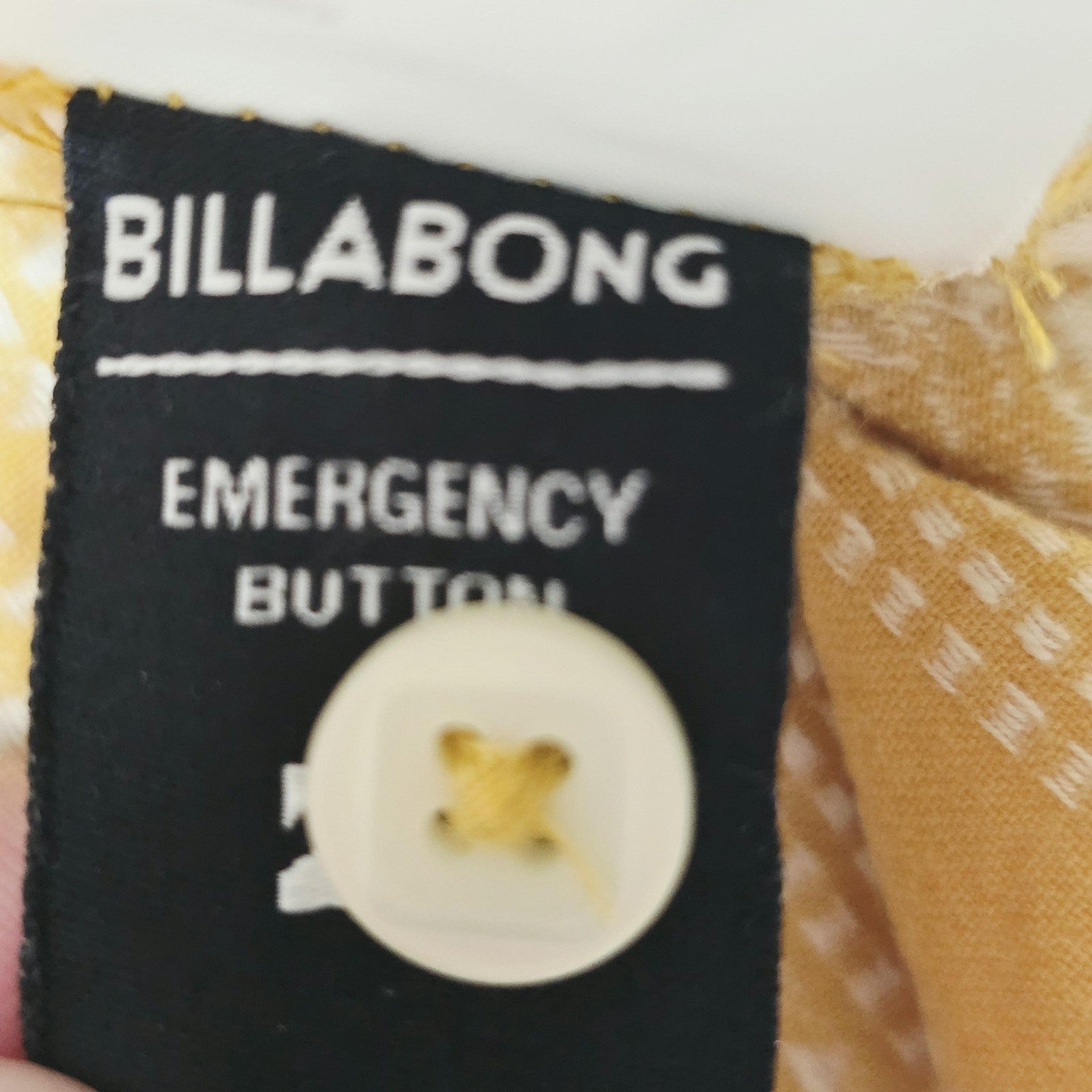 Billabong Wrangler Shirt Mens M Yellow Hawaiian Floral Short Sleeve Cotton