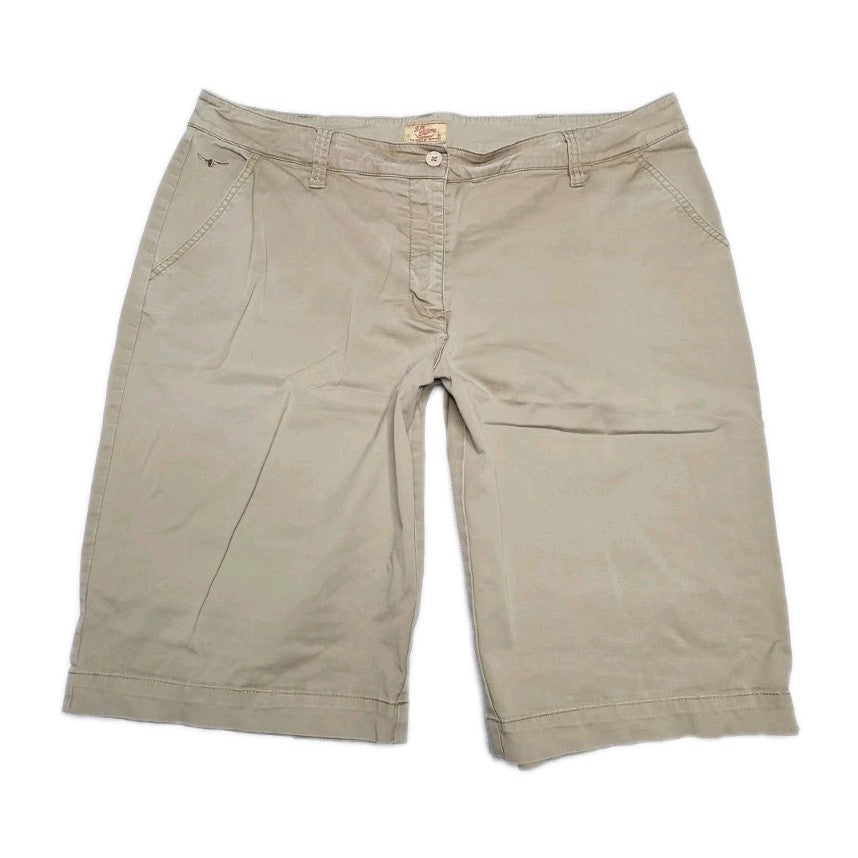 R.M. Williams Ladies Beige Shorts Size 16