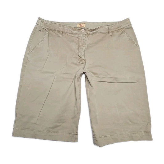 R.M. Williams Ladies Beige Shorts Size 16