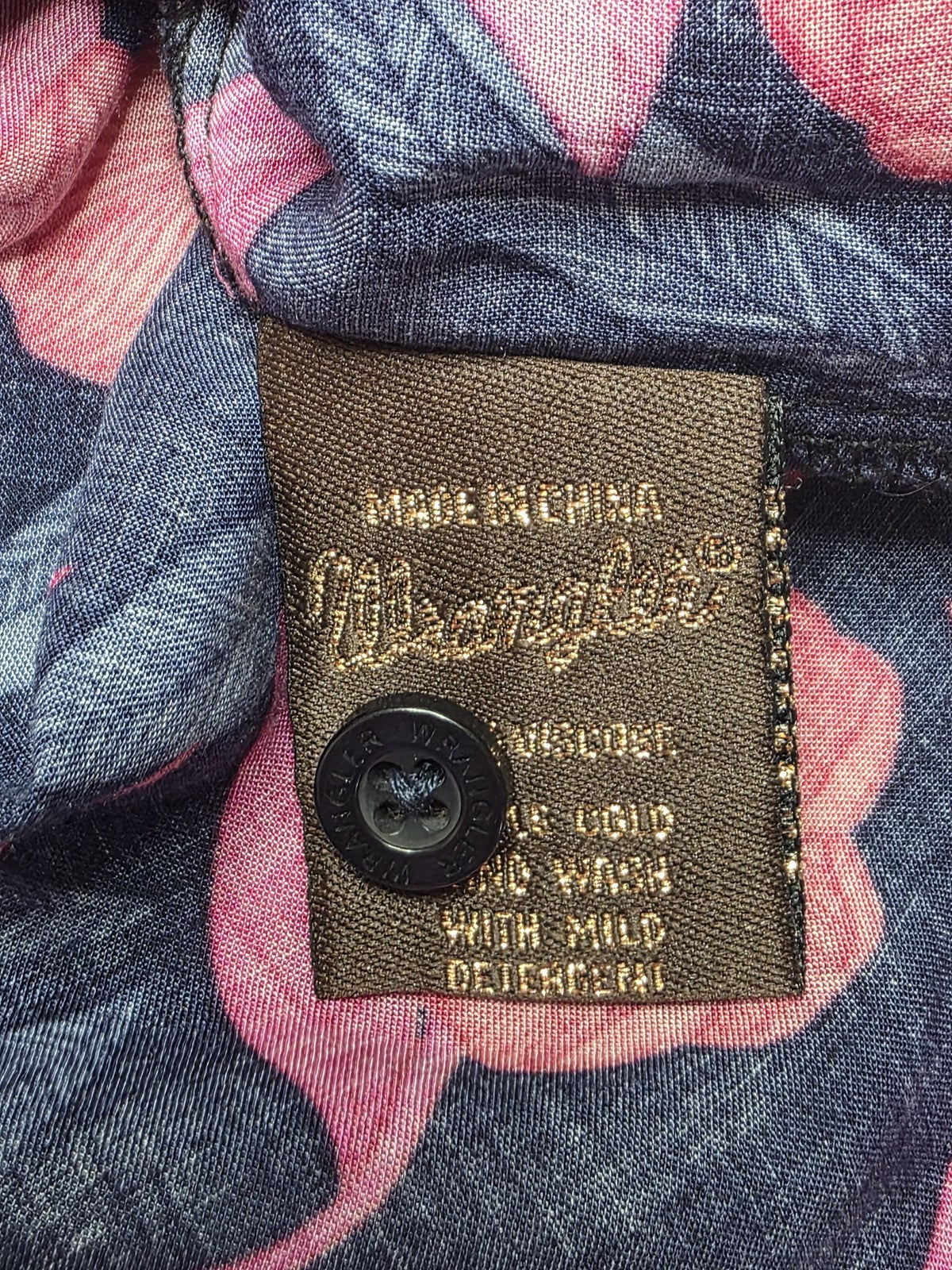 Wrangler Shirt Womens 8 Blue Floral Button Up Collared Embroidered Summer Casual