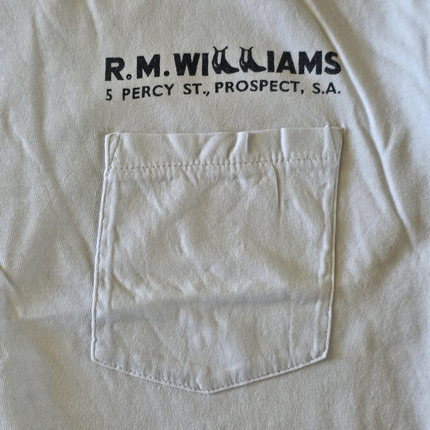 R.M. Williams Shirt Men's M White Short Sleeve Pocket Graphic T-Shirt Cotton