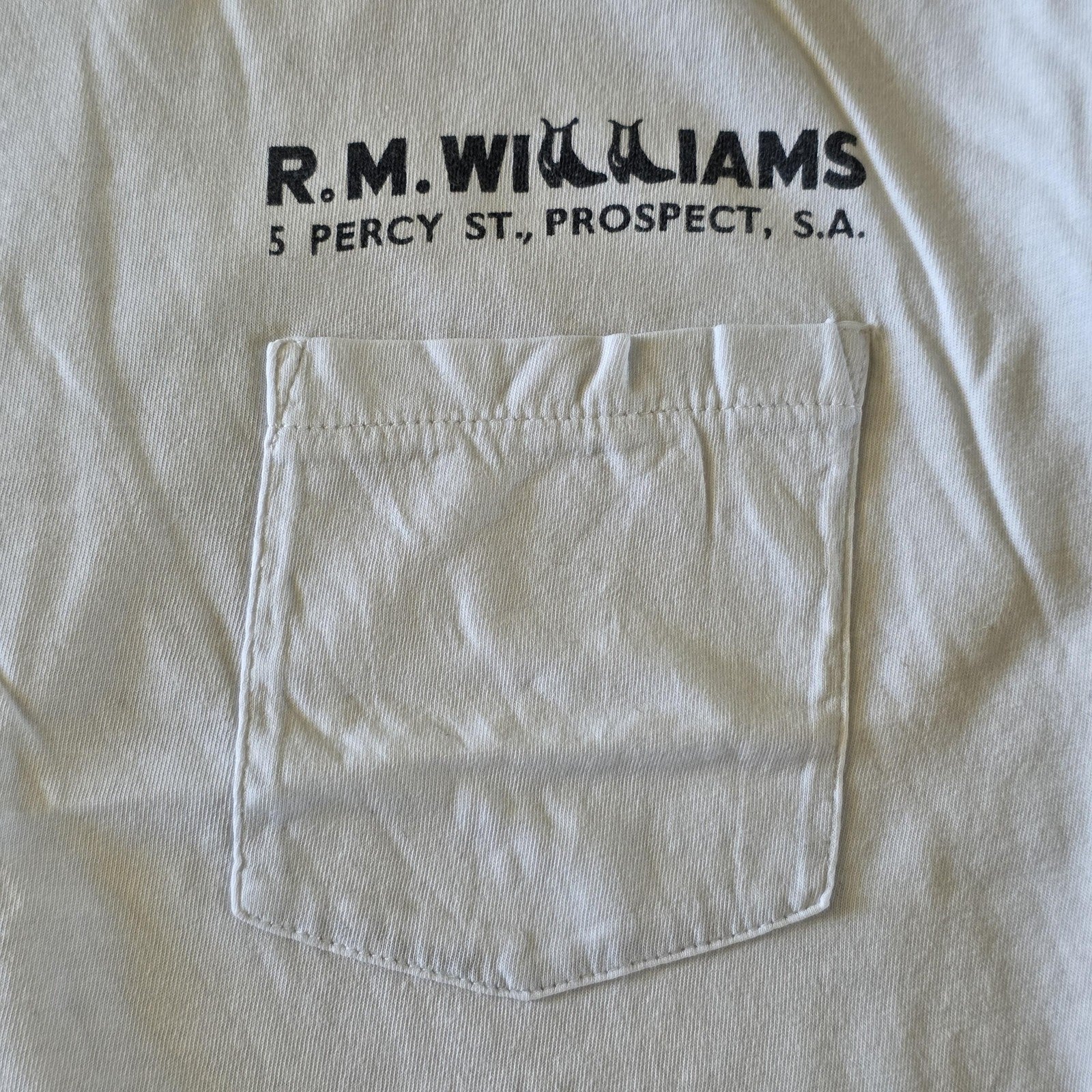 R.M. Williams Shirt Men's M White Short Sleeve Pocket Graphic T-Shirt Cotton