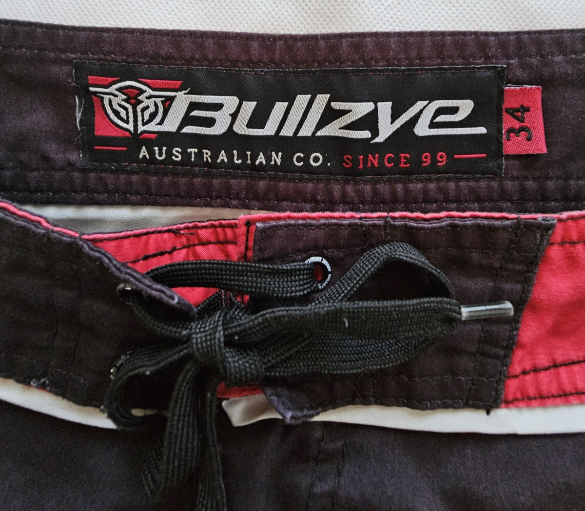 Bullzye Board Shorts Men's Size 34