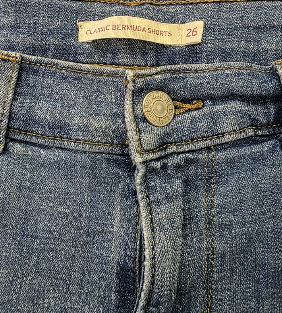 Levi's Classic Bermuda Shorts Ladies Size 26