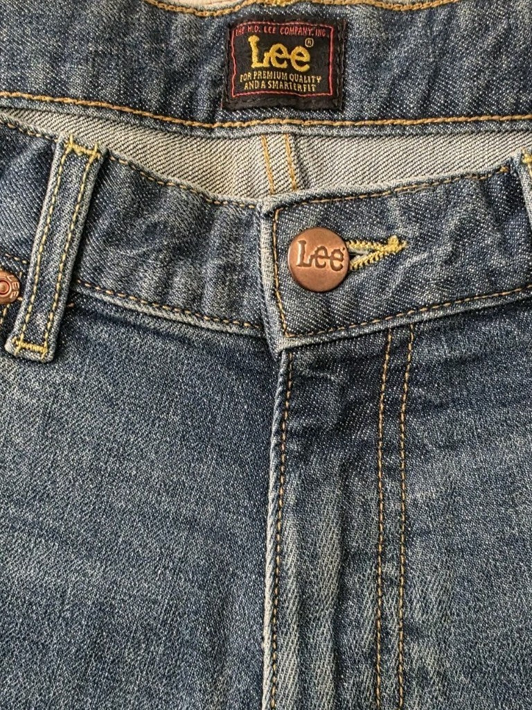 LEE HI Relaxed Denim Shorts Ladies Size 32 - NEW -