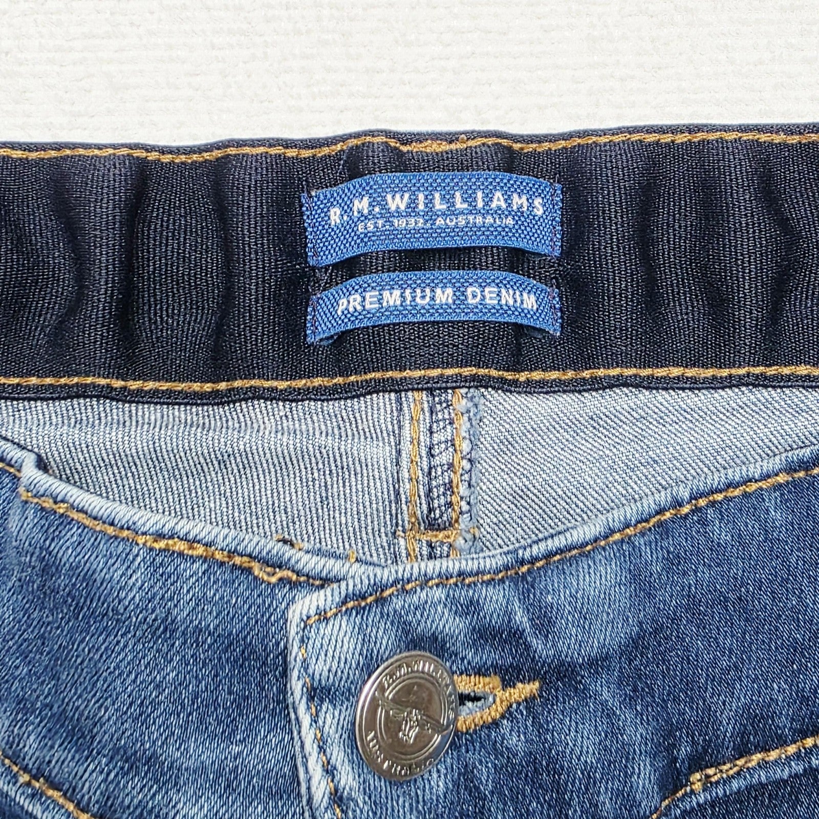 R.M. Williams Jeans Women's 34x31 Blue Straight Stretch Denim Elastic Waist Logo