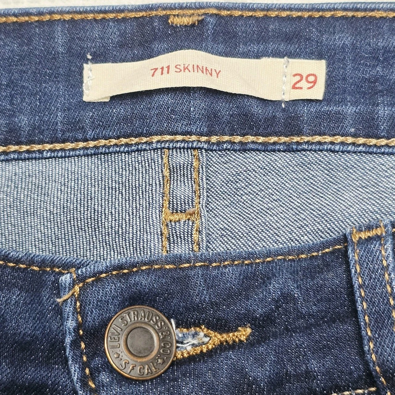Levi's Jeans Women's W29 L32 Blue 711 Skinny Mid Rise Dark Wash Stretch Denim