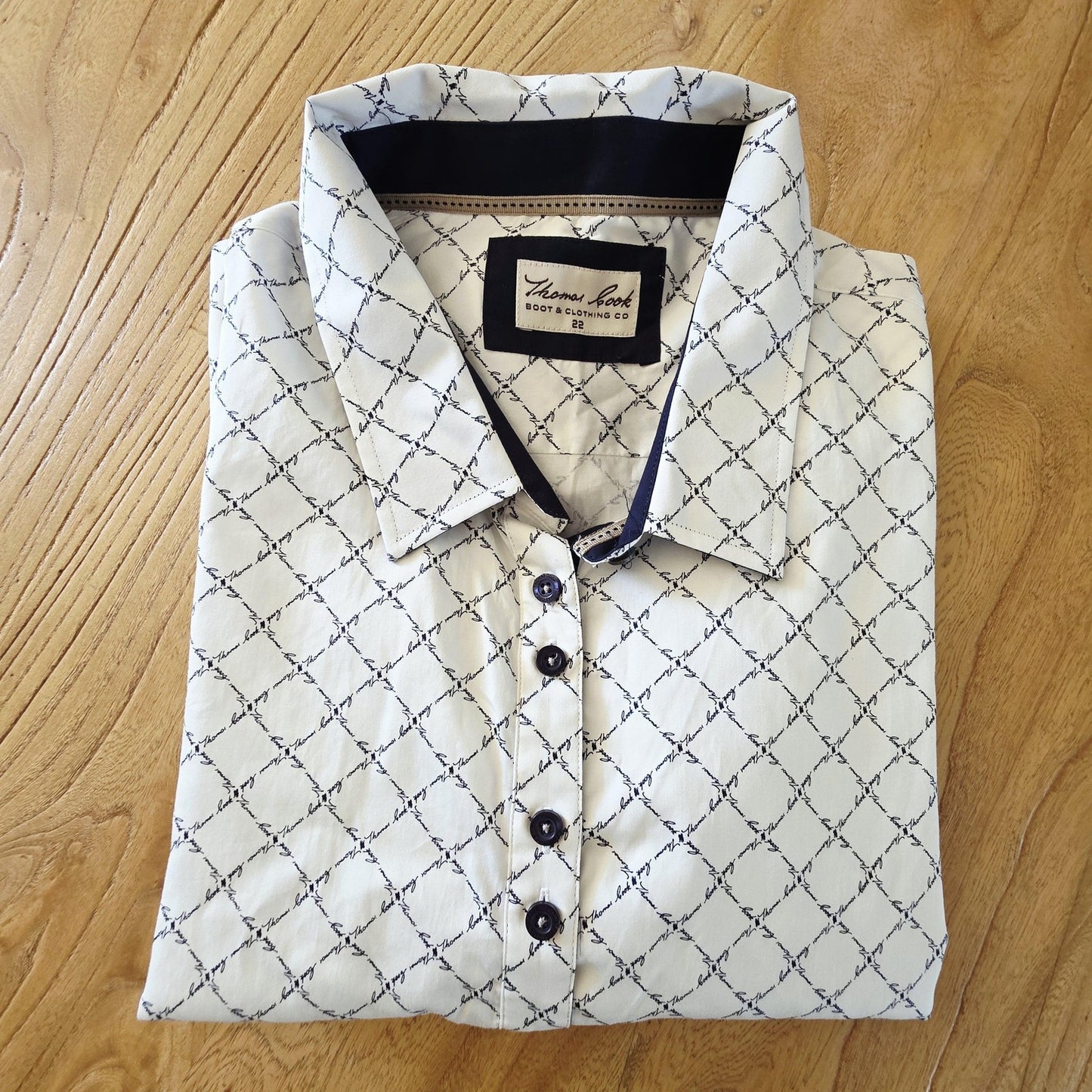 Thomas Cook Shirt Women's 22 White Long Sleeve Button Up Denise Logo Geometric
