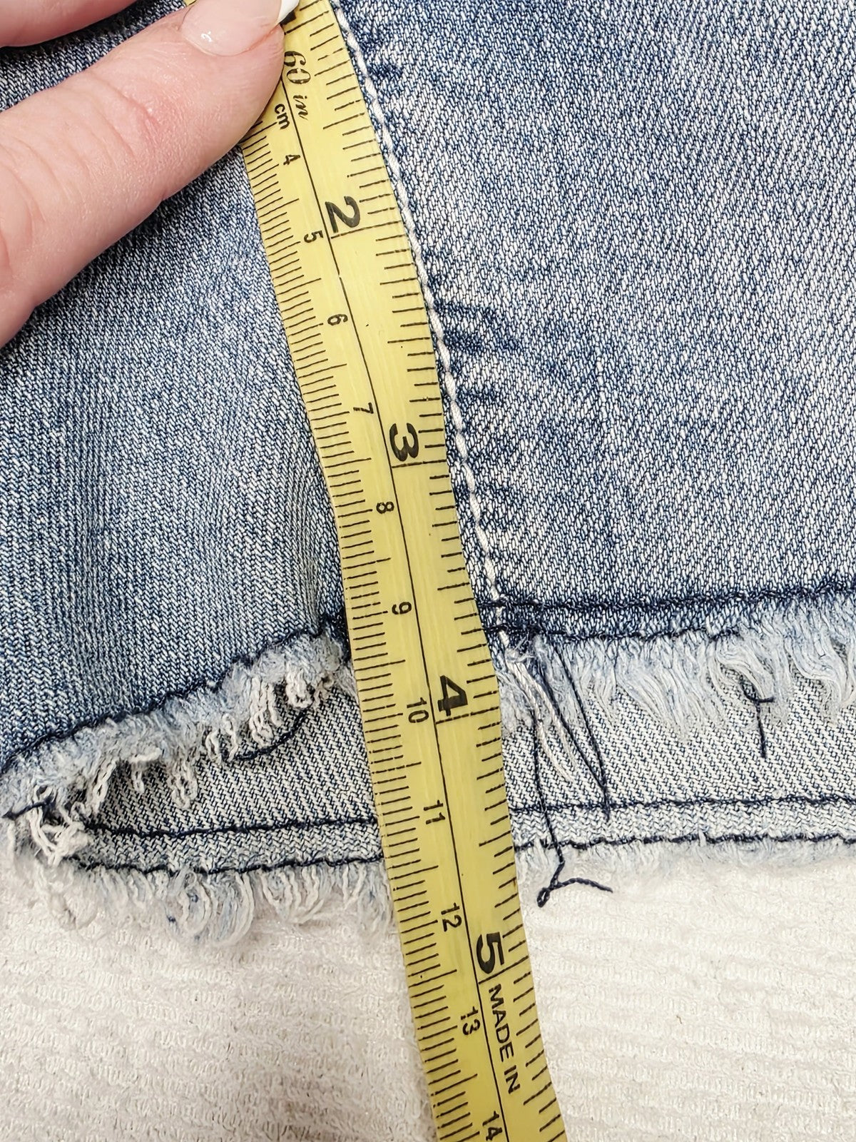 Pure Western Shorts Women's 6 Blue Denim Cut Off Raw Hem Embroidered Pockets