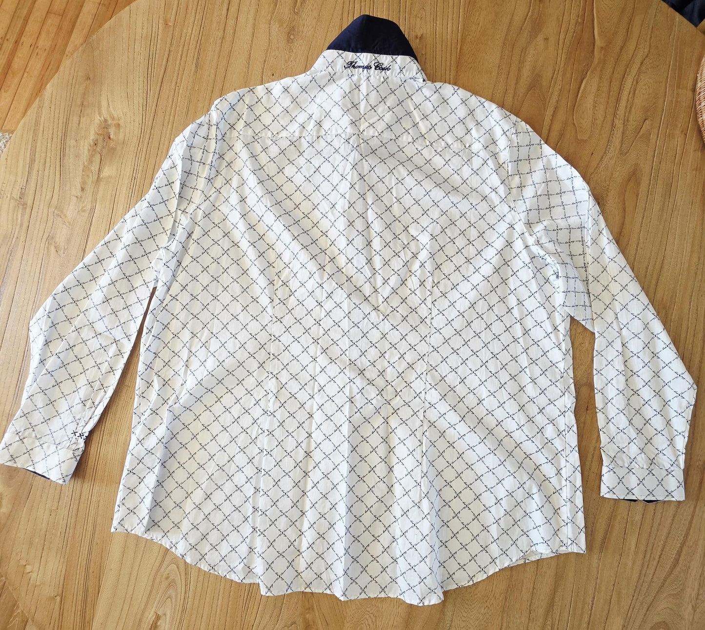 Thomas Cook Shirt Women's 22 White Long Sleeve Button Up Denise Logo Geometric