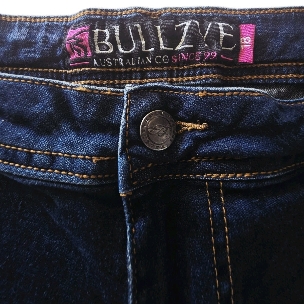Bullzye Dark Denim Mid Rise Denim Shorts Ladies Size 18