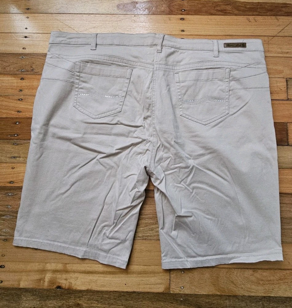 Thomas Cook Ladies Buckskin Stretch No Gap Waistband Shorts Size 22
